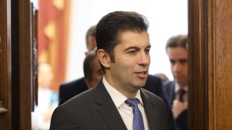 kiril petkov borisov da se razvede s peevski v tozi brak ima domashno nasilie 2 https://netnews.bg/wp-content/uploads/2024/12/kiril-petkov-borisov-da-se-razvede-s-peevski-v-tozi-brak-ima-domashno-nasilie-2.jpg
