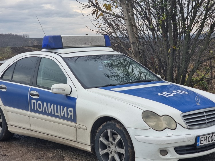 pri katastrofa v plevensko zagina devetgodishno dete saobsthiha ot policziyata 1 https://netnews.bg/wp-content/uploads/2024/12/pri-katastrofa-v-plevensko-zagina-devetgodishno-dete-saobsthiha-ot-policziyata-scaled.jpg