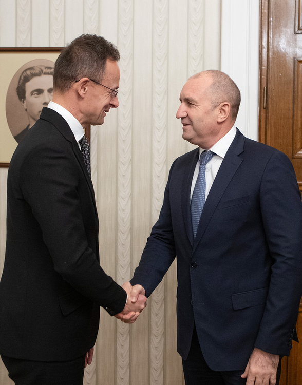 rumen radev izrazi priznatelnost za podkrepata na ungariya za prisaedinyavaneto na balgariya kam shengen na srestha s vanshniya ministar peter siyarto 1 https://netnews.bg/wp-content/uploads/2024/12/rumen-radev-izrazi-priznatelnost-za-podkrepata-na-ungariya-za-prisaedinyavaneto-na-balgariya-kam-shengen-na-srestha-s-vanshniya-ministar-peter-siyarto.jpg