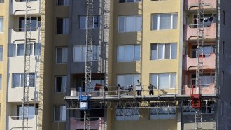 samo 89 bloka s izbrani stroiteli sthe se sanirat bezplatno do yuni 2026 g zasega 2 https://netnews.bg/wp-content/uploads/2025/02/samo-89-bloka-s-izbrani-stroiteli-sthe-se-sanirat-bezplatno-do-yuni-2026-g-zasega-2.jpg