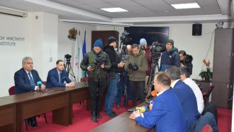 vazrazhdane se opitva da opravdae samorazpravata si s nsi 2 https://netnews.bg/wp-content/uploads/2025/02/vazrazhdane-se-opitva-da-opravdae-samorazpravata-si-s-nsi-2.jpg