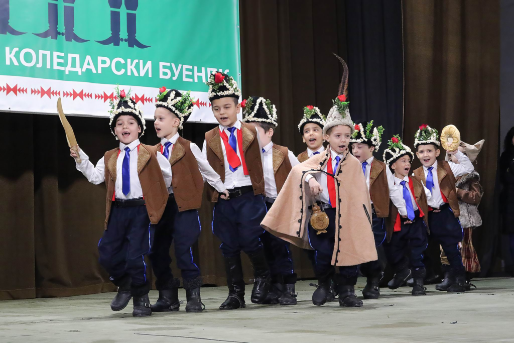 С уникалния коледарски буенек възвестиха началото на коледните празници в Ямбол 3 https://netnews.bg/wp-content/uploads/2025/12/image-82.png image 83 https://netnews.bg/wp-content/uploads/2025/12/image-82.png