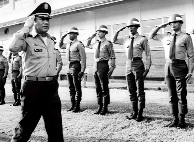 3 anuari 1990 g manuel noriega se predava na amerikanskite morski pehotinci snimki 1 https://netnews.bg/wp-content/uploads/2026/01/3-anuari-1990-g-manuel-noriega-se-predava-na-amerikanskite-morski-pehotinci-snimki-2.webp