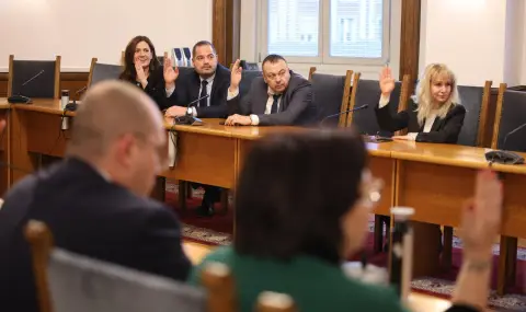 na pravna komisia othvarliha 100 mashinen vot na izborite 1 https://netnews.bg/wp-content/uploads/2026/01/na-pravna-komisia-othvarliha-100-mashinen-vot-na-izborite-1.webp