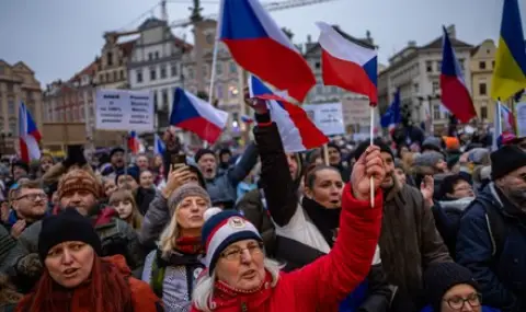 desetki hiladi chehi podkrepiha na demonstracii prezidenta petar pavel 1 https://netnews.bg/wp-content/uploads/2026/02/desetki-hiladi-chehi-podkrepiha-na-demonstracii-prezidenta-petar-pavel-1.webp
