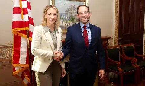 politico andi beikar e siviat kardinal na vanshnata politika na belia dom 1 https://netnews.bg/wp-content/uploads/2026/02/politico-andi-beikar-e-siviat-kardinal-na-vanshnata-politika-na-belia-dom-1.webp
