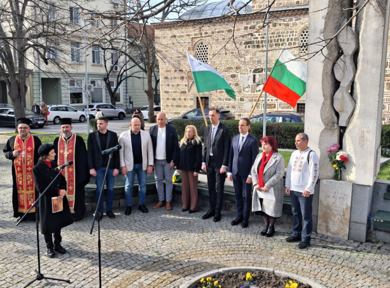 Денят на Тракия в Ямбол: поклонение пред Паметника на тракийските бежанци и възстановка „Родова памет”