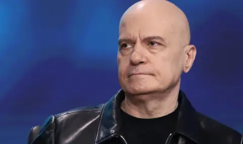 Слави Трифонов: Госпожо Президент, вижте сега: Вие ще продължавате да си мълчите, а аз ще продължавам да си говоря