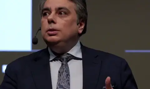Асен Василев направи анализ как една бедна държава може да стане богата, въпреки кризите