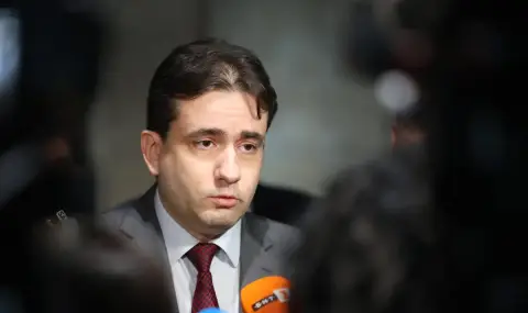 Божидар Божанов: Ние ще борим модела „Борисов-Пеевски“, но от останалите виждаме клишета и снимки по бански