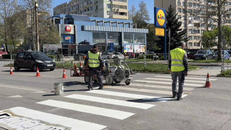 Тече обновяване на пътната маркировка в Ямбол