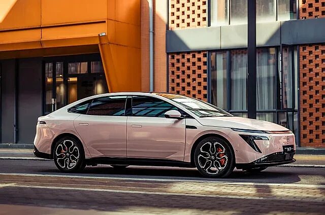 Електрическото прераждане на Nissan Primera: Какво знаем за новия седан?