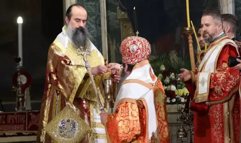 Патриарх Даниил отслужи богослужението за празника Възкресение Христово пред катедралата „Св. Александър Невски“