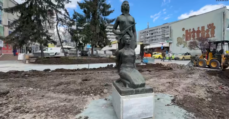 Възстановен е паметникът на Данчето и Митошка в Ямбол