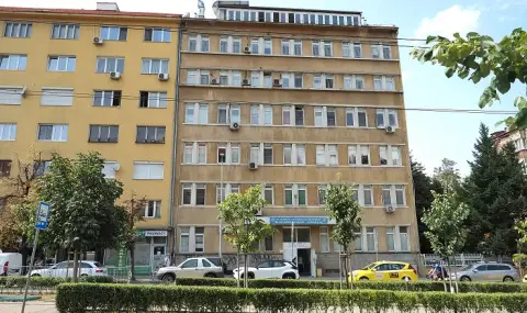 „Спаси София“: Шефът на IV-та градска болница държи лекарите без заплати от декември