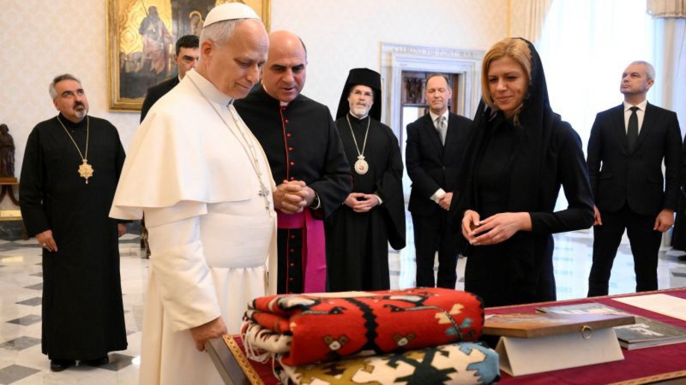 Български дух и традиции в сърцето на Ватикана 1 https://netnews.bg/wp-content/uploads/2026/05/d0b1d18ad0bbd0b3d0b0d180d181d0bad0b8-d0b4d183d185-d0b8-d182d180d0b0d0b4d0b8d186d0b8d0b8-d0b2-d181d18ad180d186d0b5d182d0be-d0bdd0b0-d0b2-fiHy.jpg български дух и традиции в сърцето на ватикана