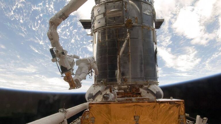 Епичният ремонт в открития космос: Как мисията STS-125 вдъхна нов живот на телескопа „Хъбъл“